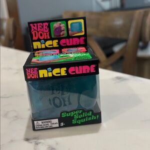 Nee Doh Nice Cube Super Solid Squish blue